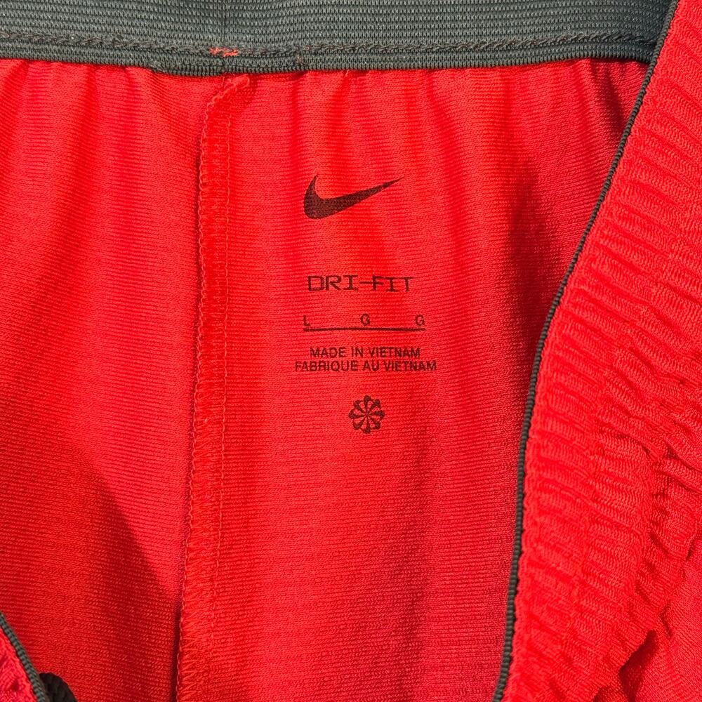 Nike Dri-Fit Classic Basketball Shorts Red Mesh Mens Large Athletic Loose Fit 8" - Picture 6 of 6